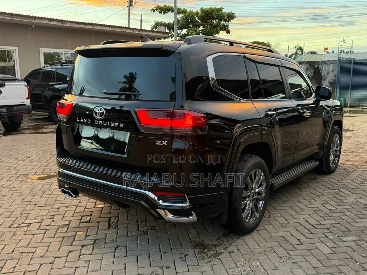 Toyota Land Cruiser LC300 2024 Black