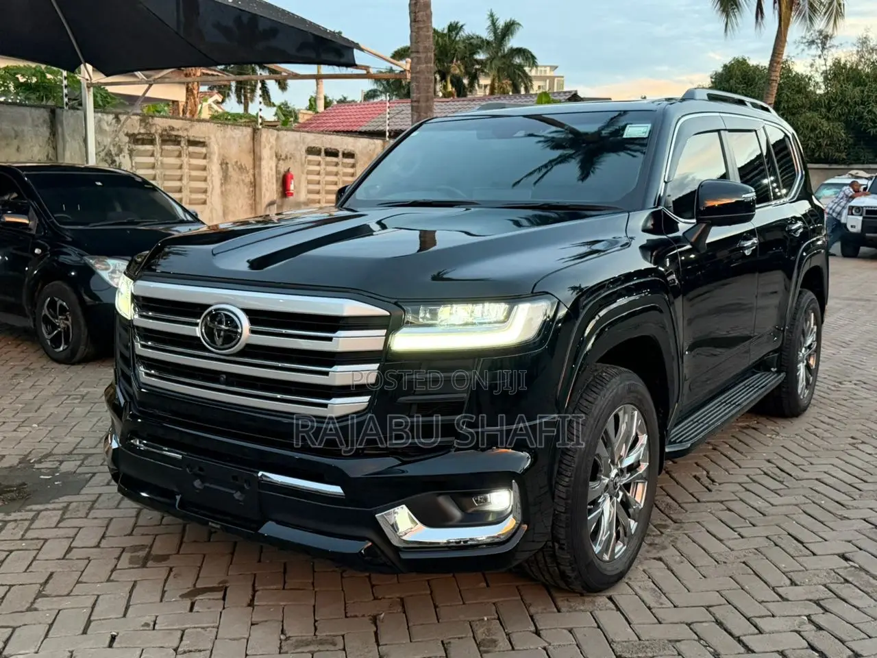 Toyota Land Cruiser LC300 2024 Black