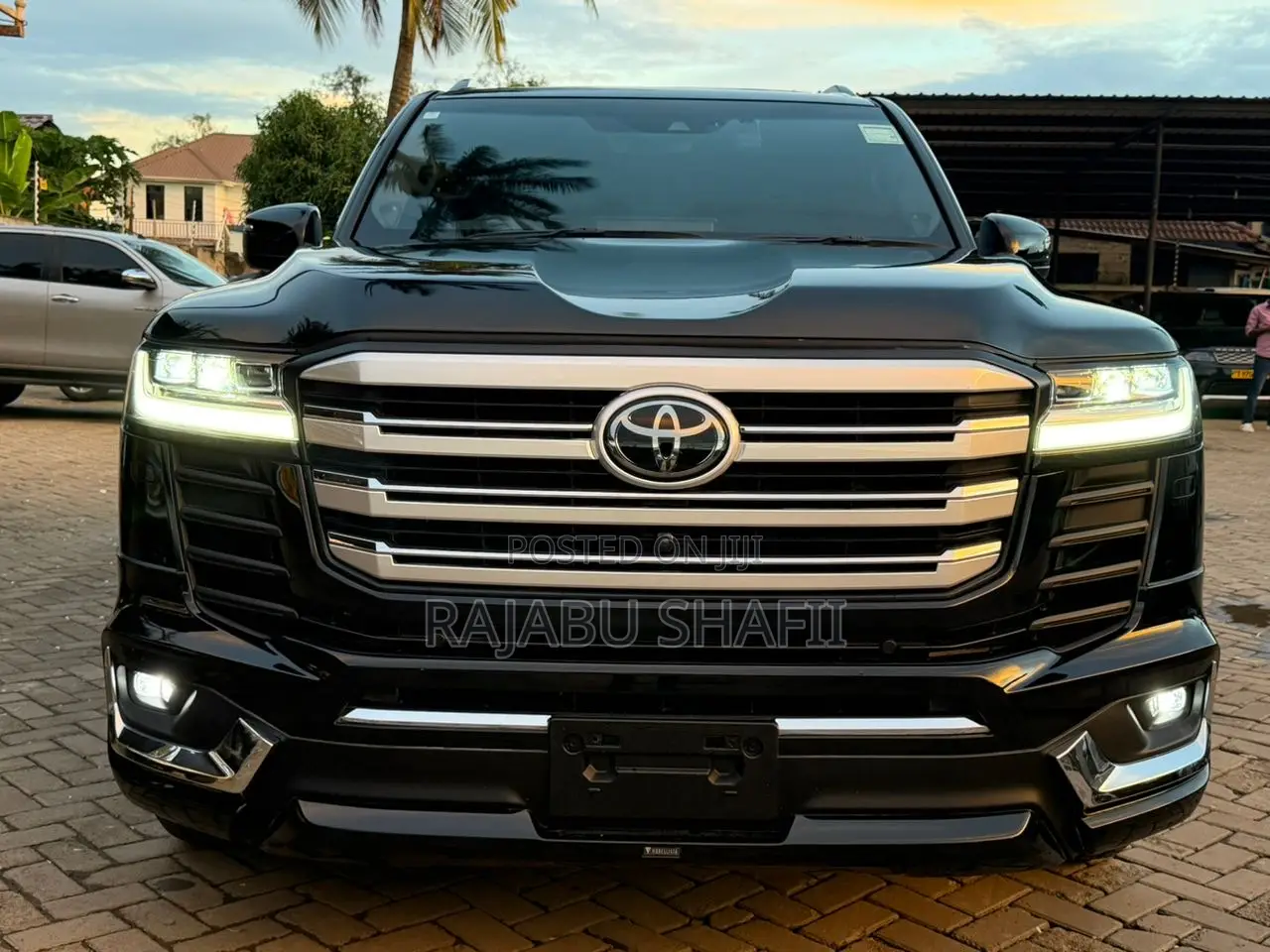 Toyota Land Cruiser LC300 2024 Black