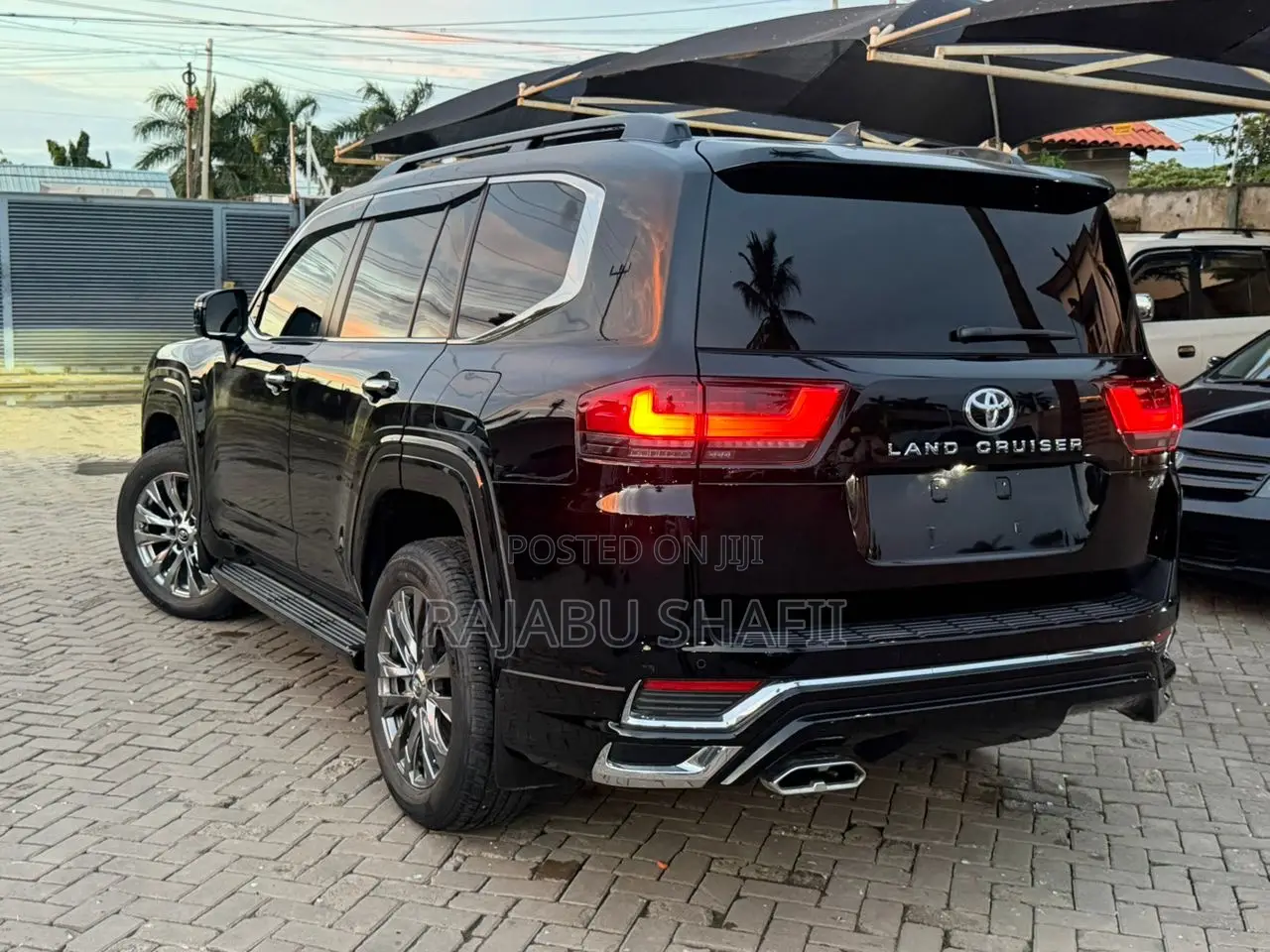 Toyota Land Cruiser LC300 2024 Black