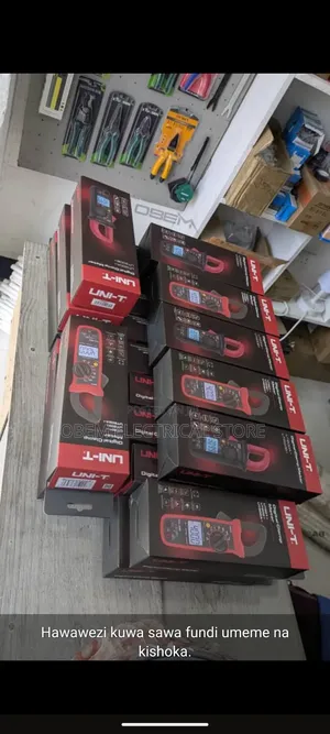 Uni-T Digital Clamp Meter Ut200a+