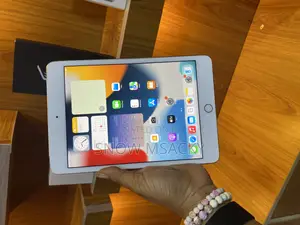Apple iPad mini 4 128 GB Gray