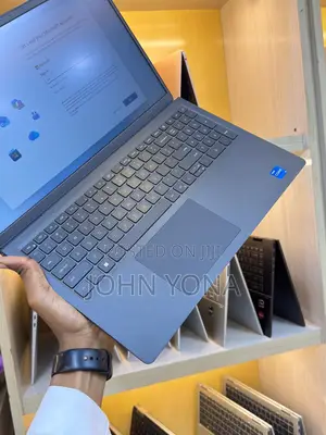 New Laptop Dell Inspiron 15 8GB Intel SSD 512GB