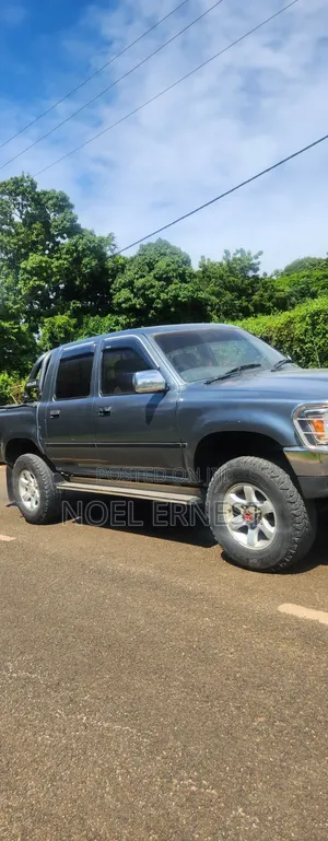 Toyota Hilux 1994 Blue