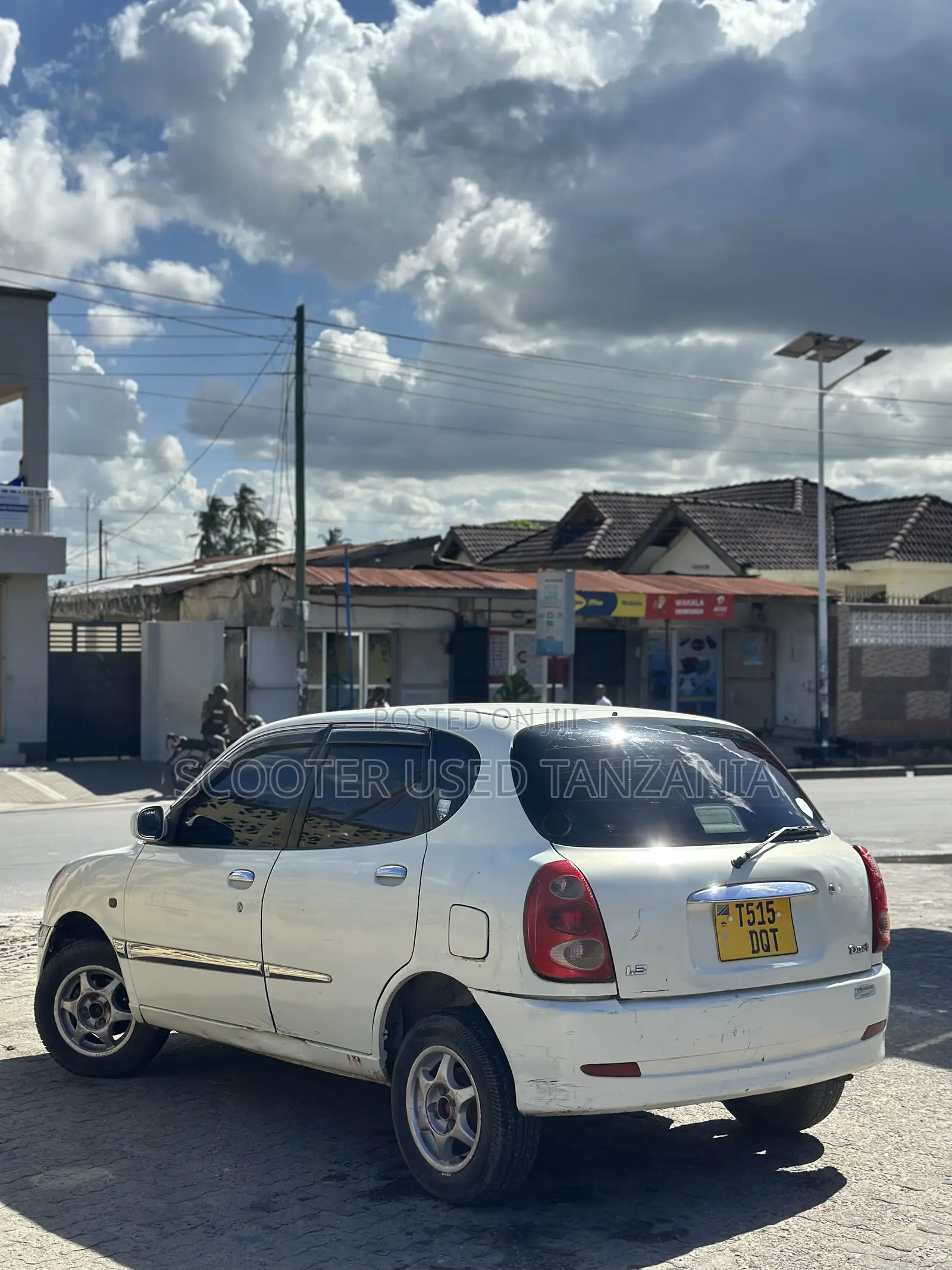 Toyota Duet 2004 White