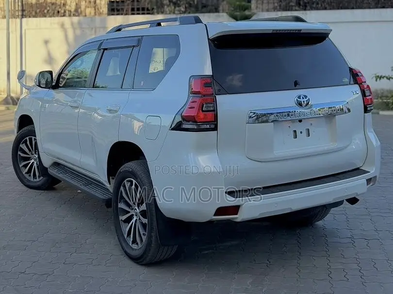 Toyota Land Cruiser Prado 2.8 2020 White