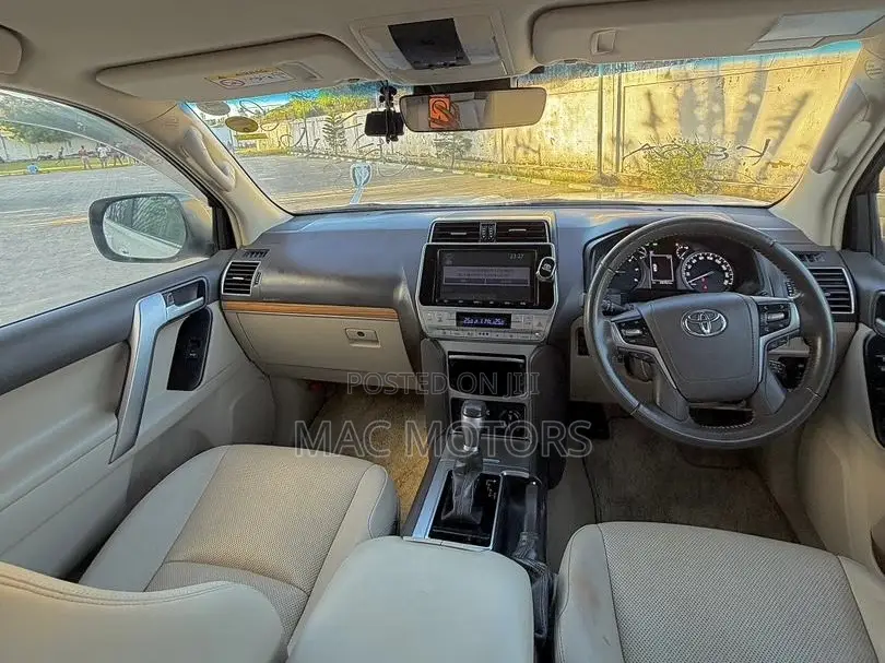 Toyota Land Cruiser Prado 2.8 2020 White