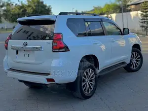 Toyota Land Cruiser Prado 2.8 2020 White