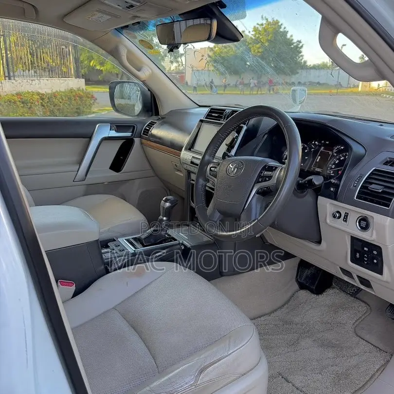 Toyota Land Cruiser Prado 2.8 2020 White