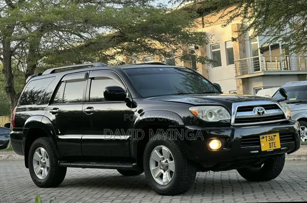 Toyota Hilux Surf 2004 Black