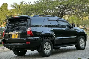 Toyota Hilux Surf 2004 Black