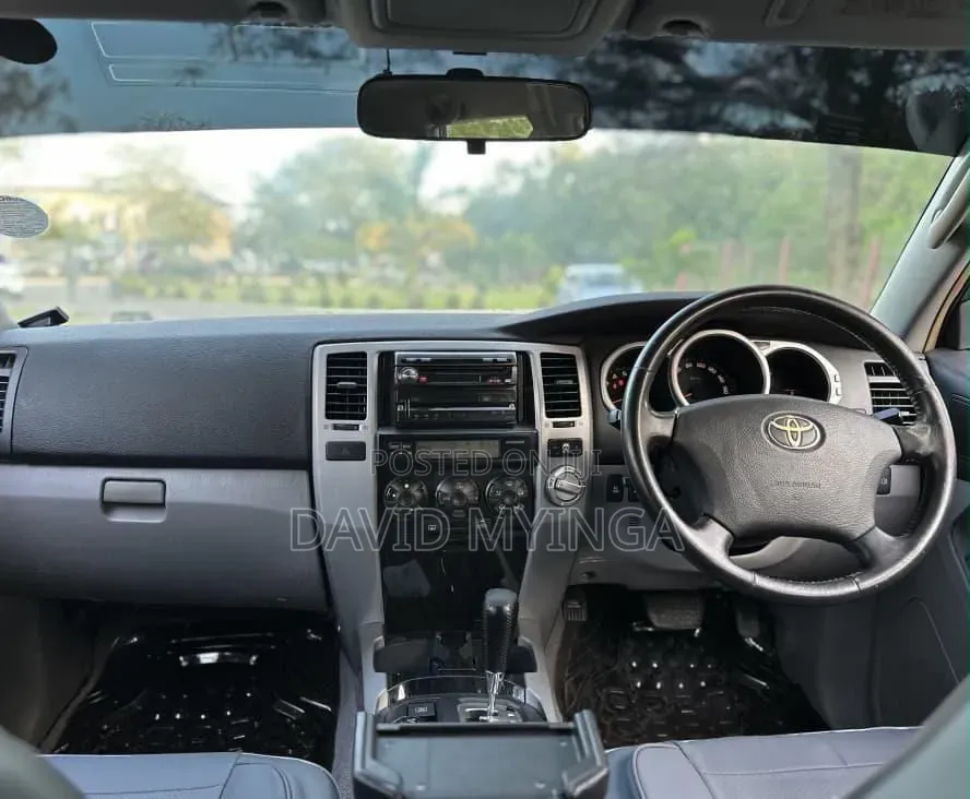 Toyota Hilux Surf 2004 Black