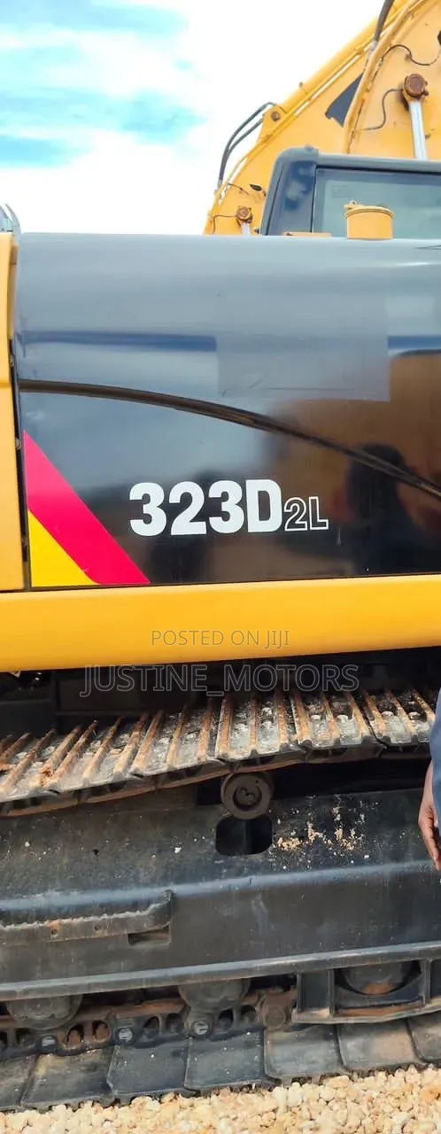 Whatsapp Call 
*Excavator Cat323d2l
*Bei 250m*