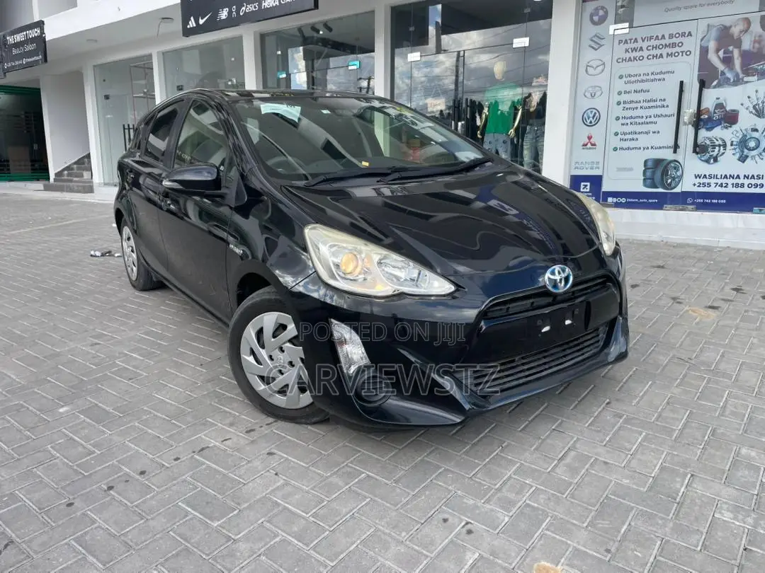 Toyota Aqua 2016 Black