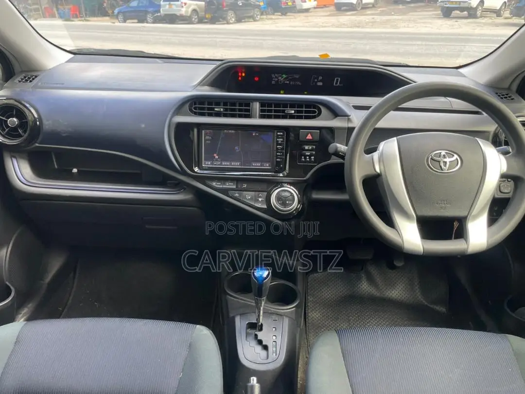 Toyota Aqua 2016 Black