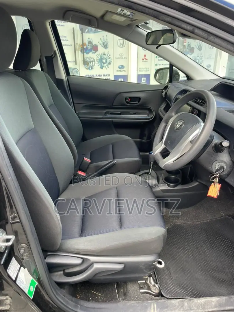 Toyota Aqua 2016 Black