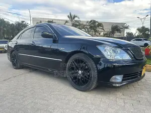 Toyota Crown 2004 Black
