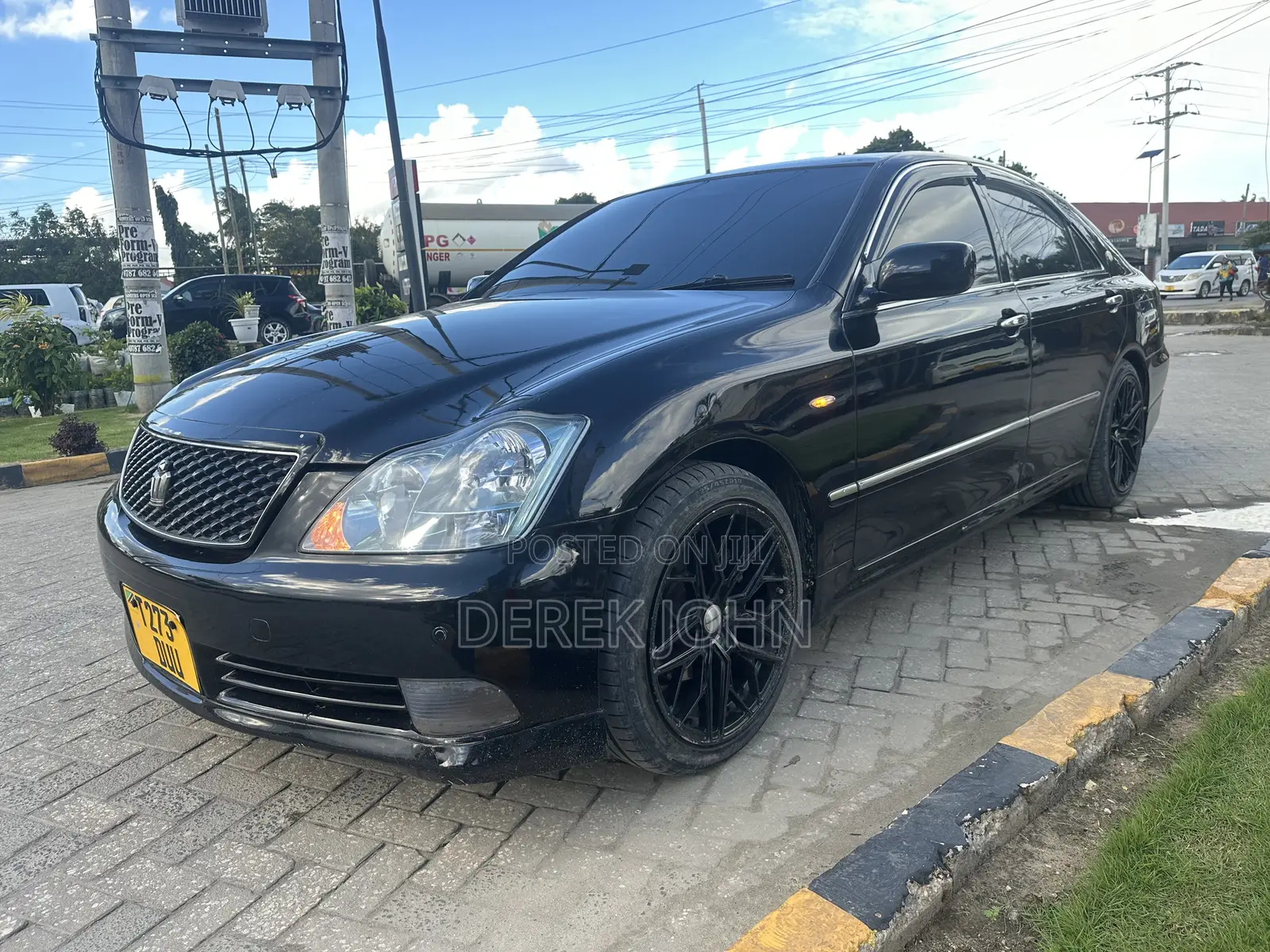 Toyota Crown 2004 Black