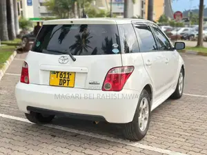 Toyota IST 2006 White