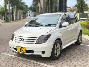 Toyota IST 2006 White