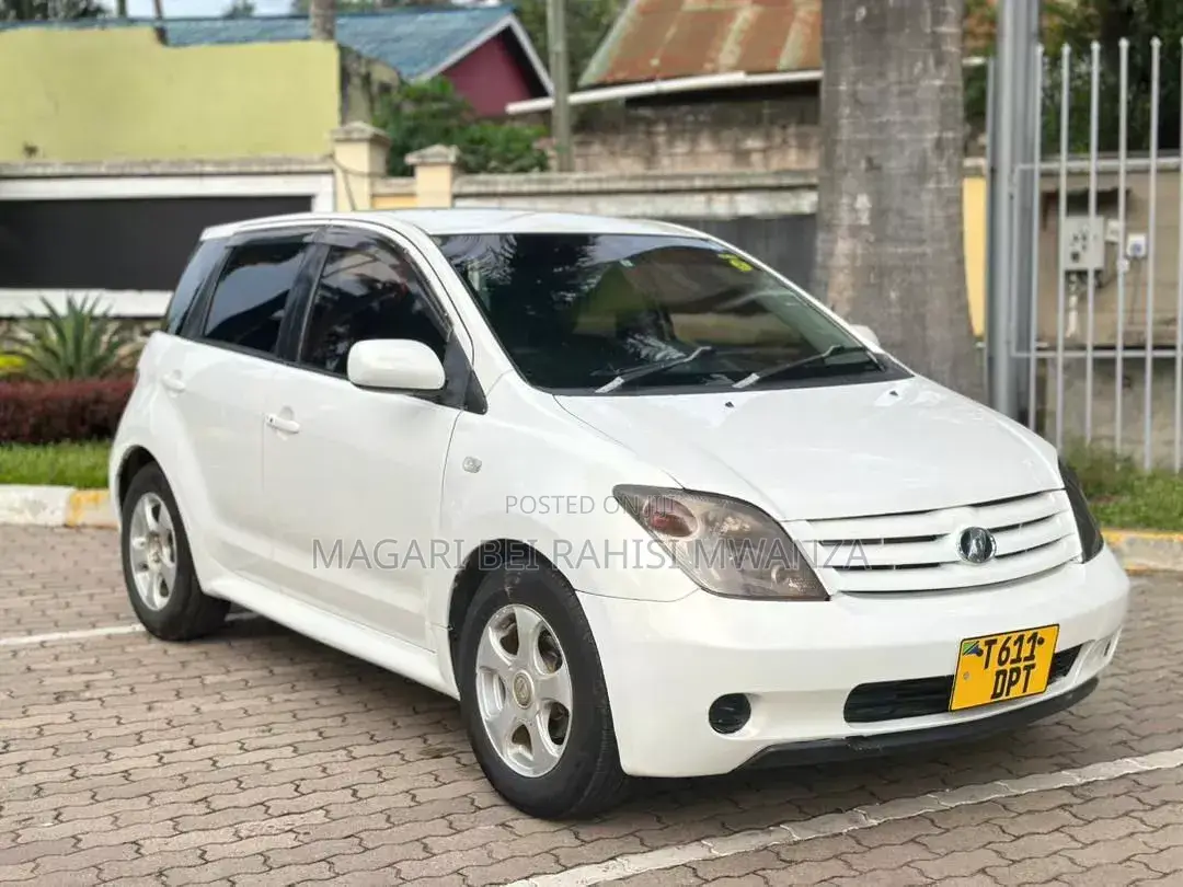 Toyota IST 2006 White
