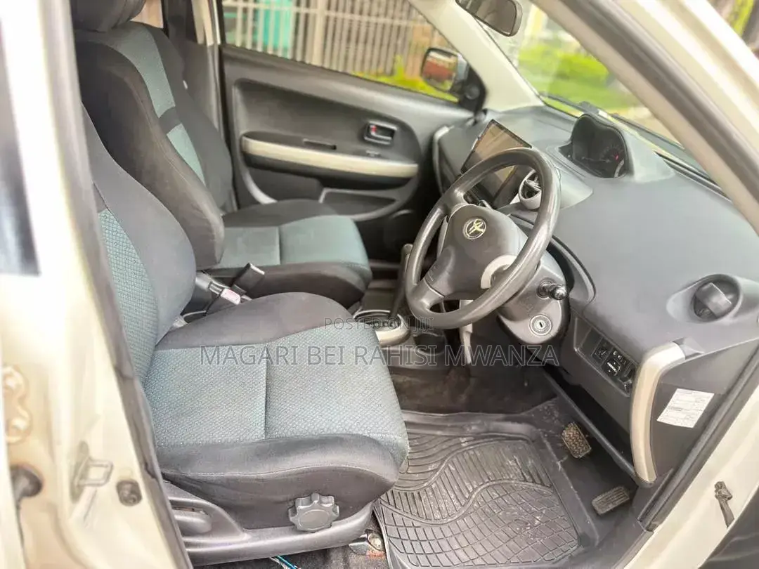 Toyota IST 2006 White