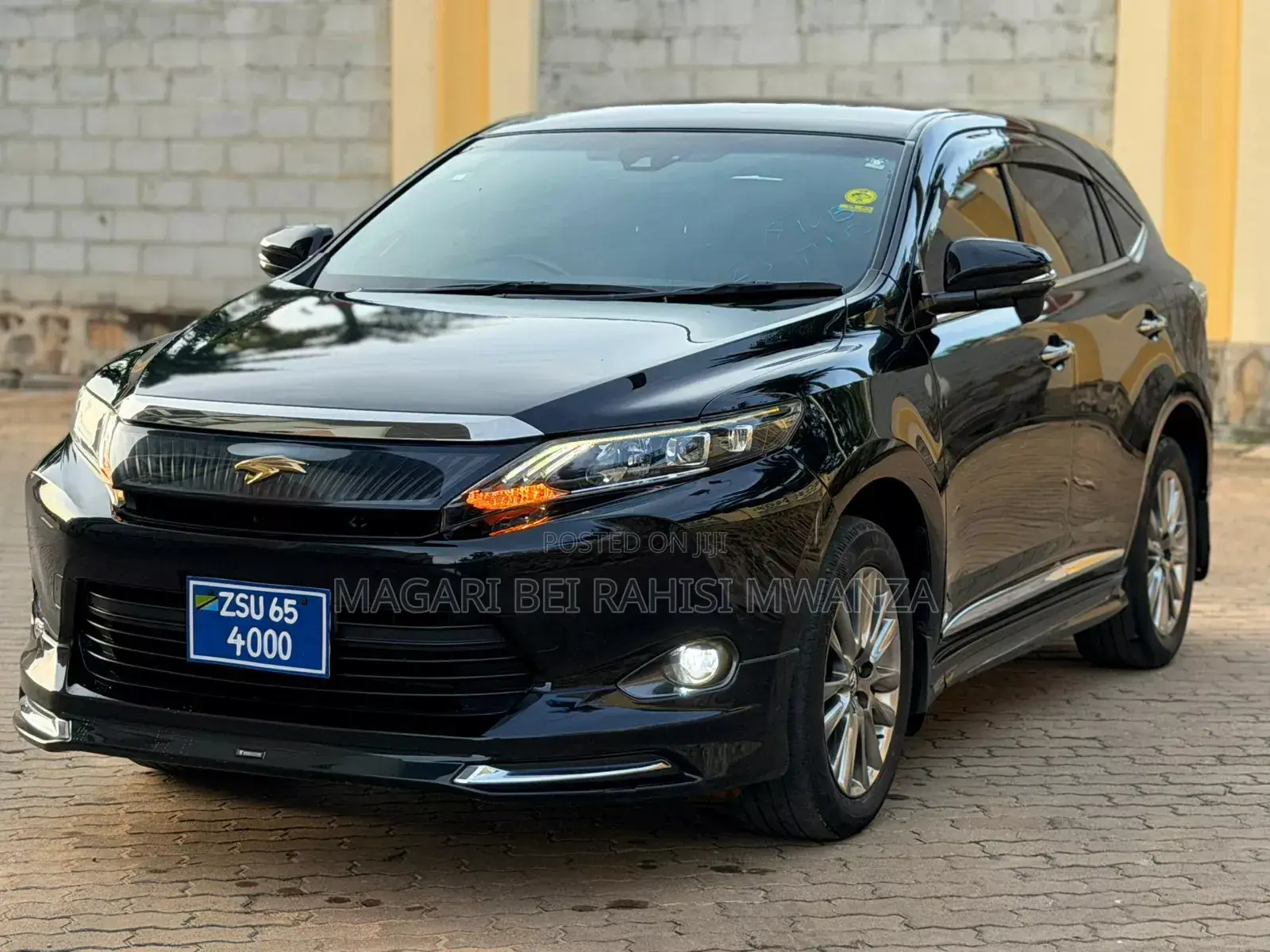 Toyota Harrier 2.0 2015 Black