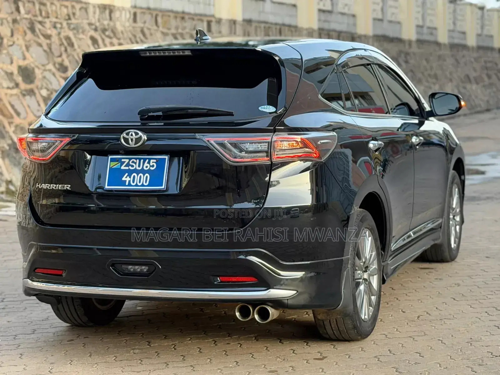 Toyota Harrier 2.0 2015 Black