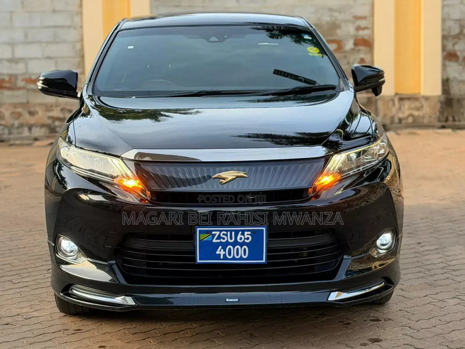 Toyota Harrier 2.0 2015 Black