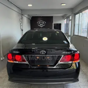 Toyota Crown 2015 Black