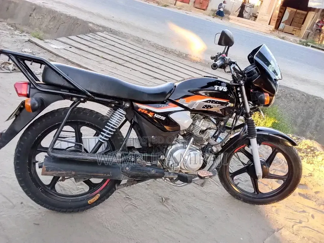 New TVS HLX 125 2025 Black