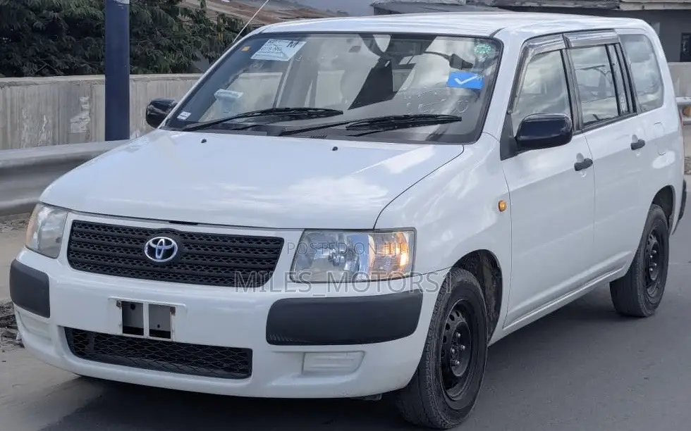 Toyota Succeed 2005 White