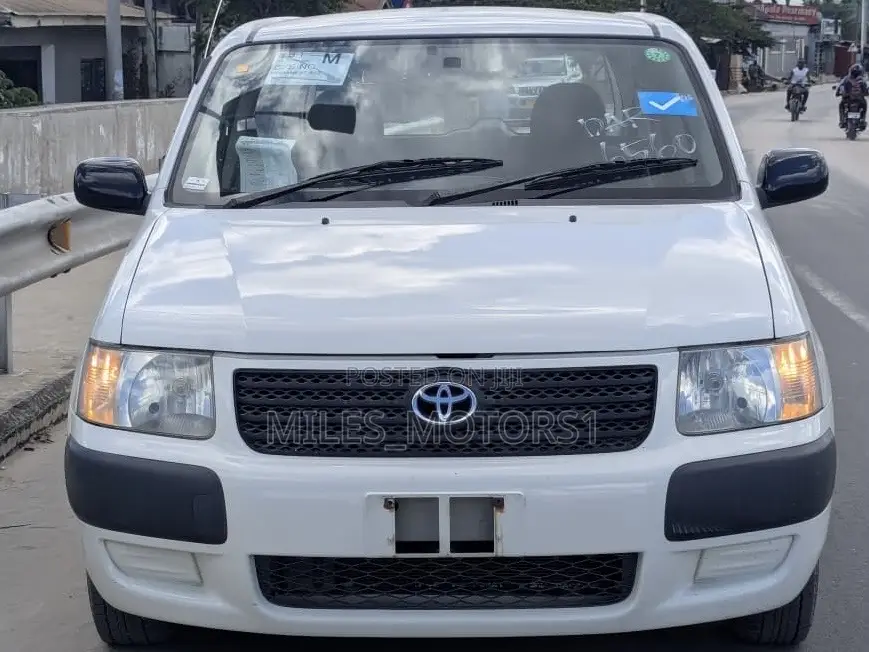 Toyota Succeed 2005 White