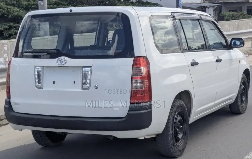 Toyota Succeed 2005 White
