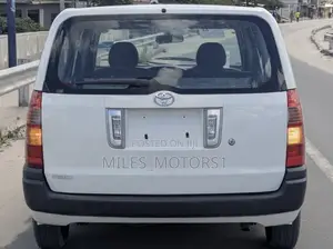 Toyota Succeed 2005 White