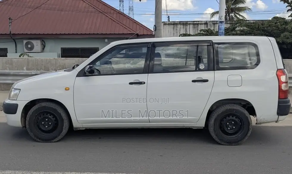 Toyota Succeed 2005 White