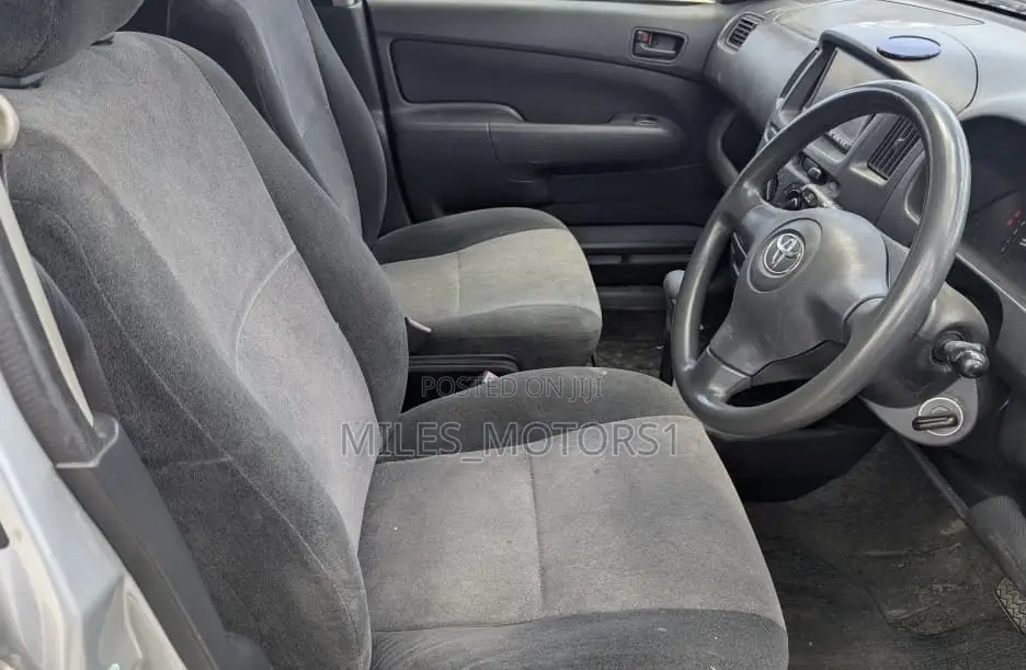 Toyota Probox 2004 Silver