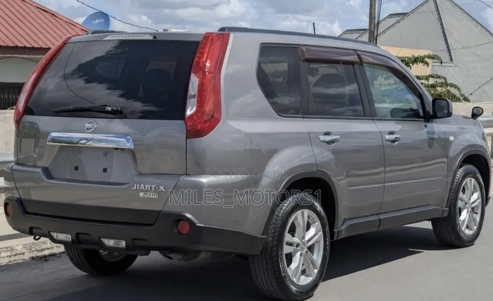 Nissan X-Trail 2010 Gray