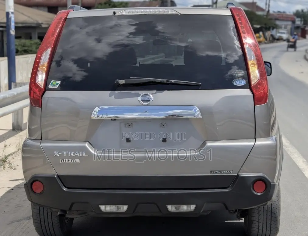 Nissan X-Trail 2010 Gray