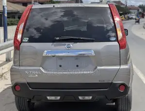 Nissan X-Trail 2010 Gray
