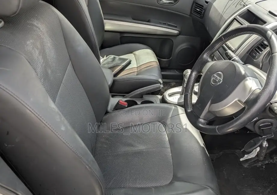 Nissan X-Trail 2010 Gray