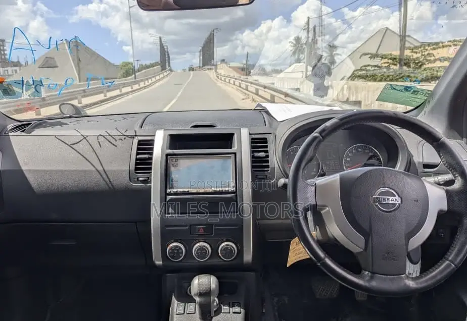 Nissan X-Trail 2010 Gray