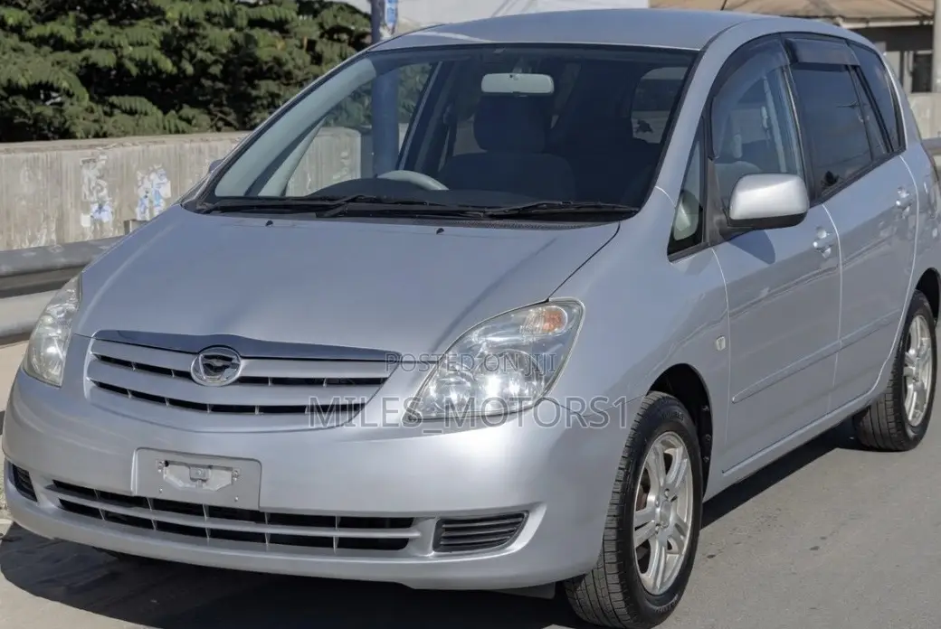 Toyota Corolla Spacio 2003 Silver