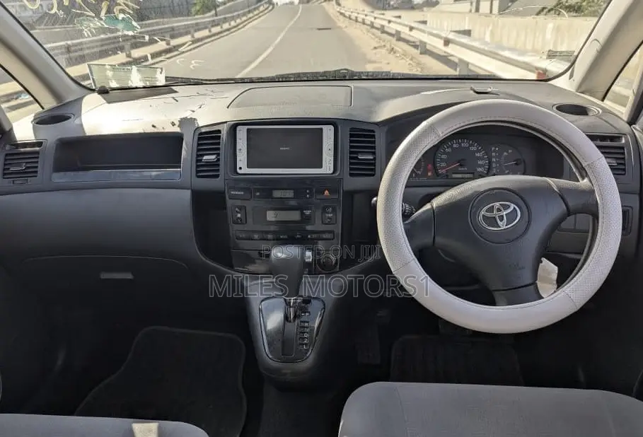 Toyota Corolla Spacio 2003 Silver