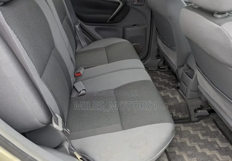 Toyota RAV4 Automatic 2003 Gold