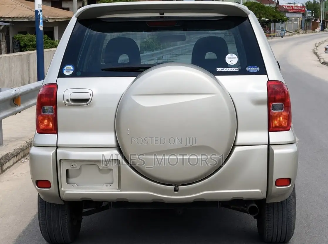 Toyota RAV4 Automatic 2003 Gold