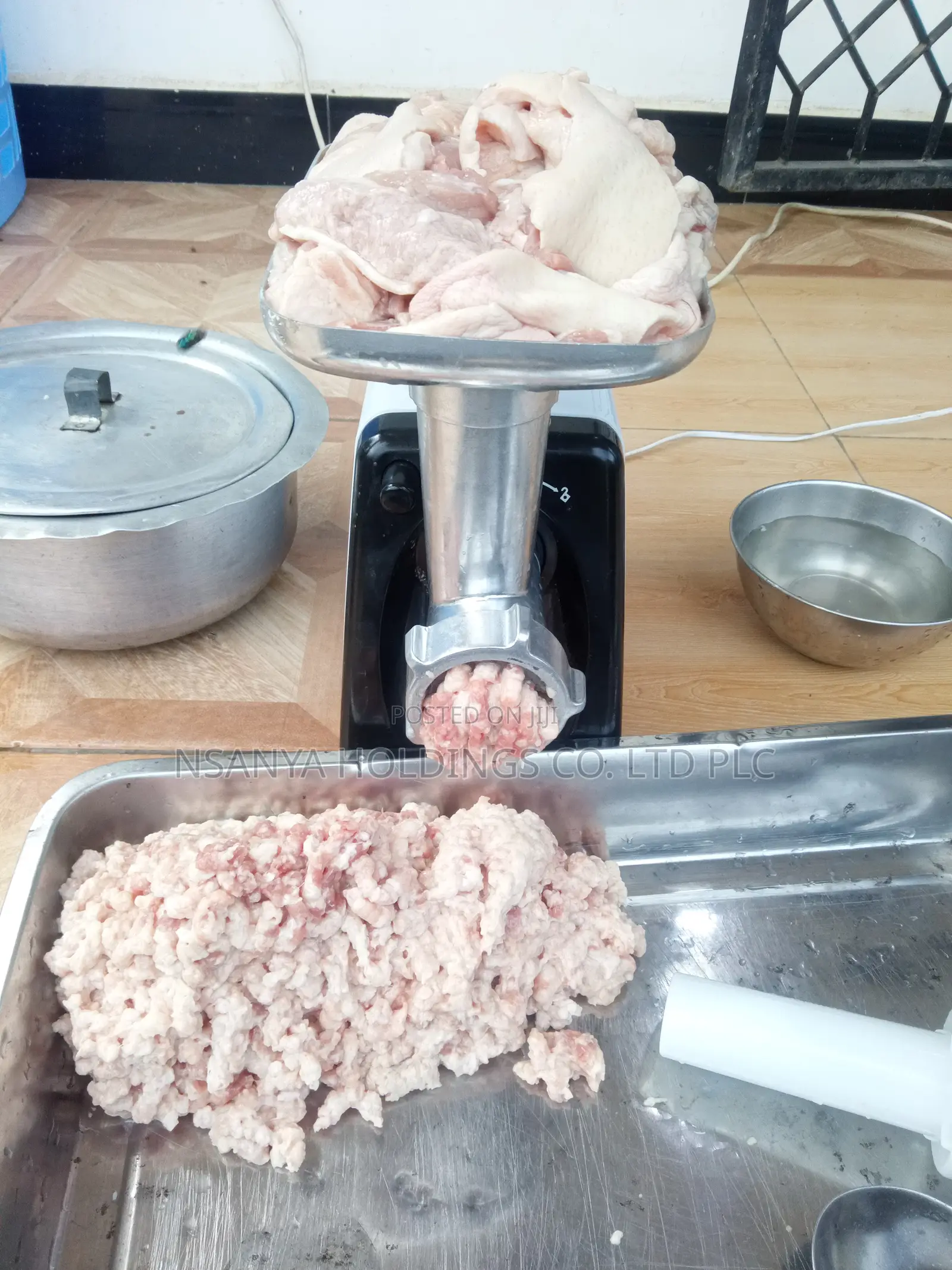 Jipatie Nyama Iliyosagwa Ya Nguruwe Kilo 1 TSHS 20,000/= Mabwe Pande