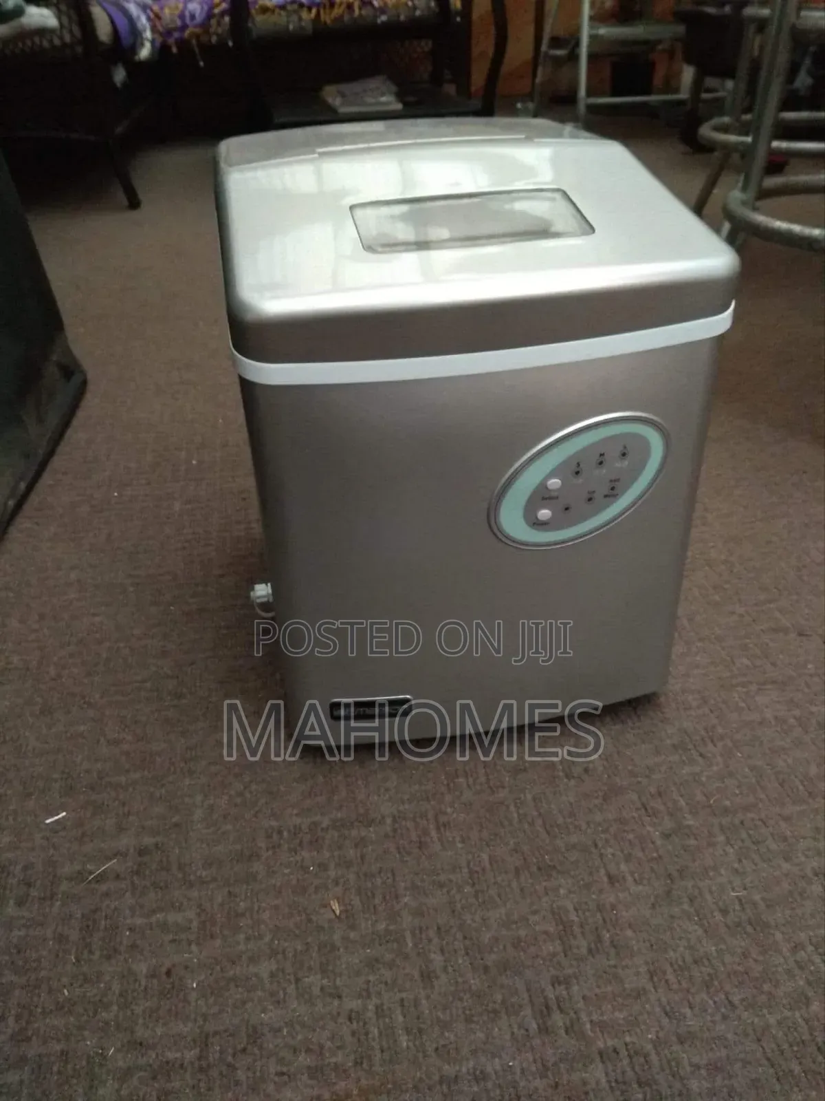) Super General Ice Maker With 20kg of Ice Per Day