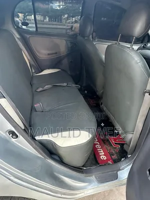 Toyota Platz 2003 Silver