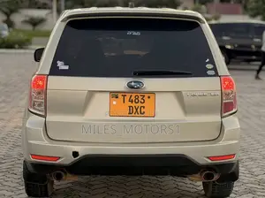 Subaru Forester 2010 Silver